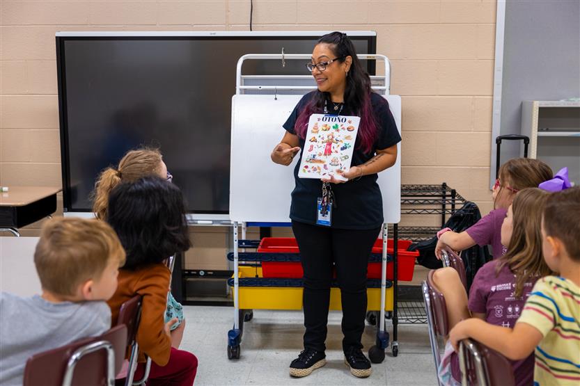 Heritage Elementary students in a Spanish class
